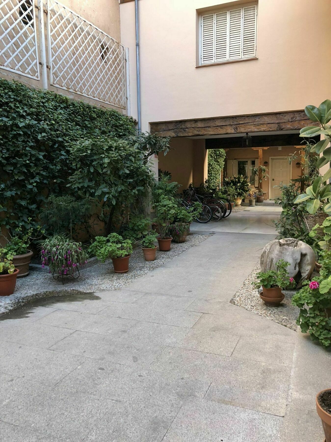 Piso En Edificio Barroco Madrid. Apartman Kültér fotó